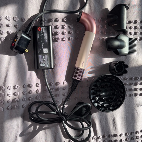 EUC Dyson Supersonic r Ceramic Pink + Rose Gold Hair Dryer Authentic - Picture 2 of 4